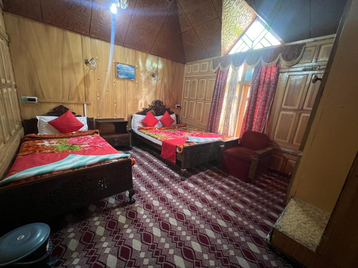 Hotel Aristotle Group Of Houseboats & Transportation Srīnagar Exterior foto