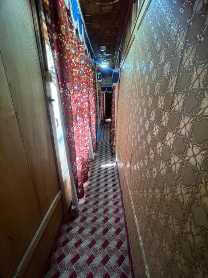 Hotel Aristotle Group Of Houseboats & Transportation Srīnagar Exterior foto