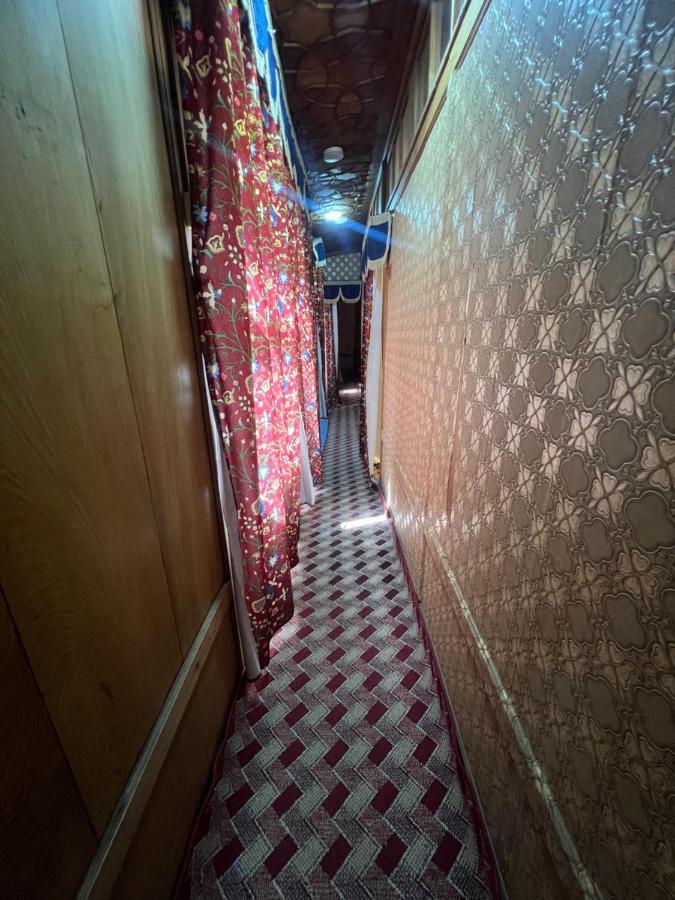 Hotel Aristotle Group Of Houseboats & Transportation Srīnagar Exterior foto